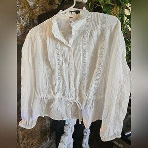 Free People White Lace Top 🤍